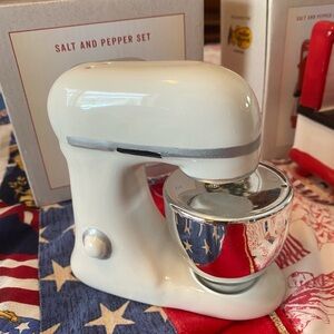 Cracker Barrel White Mixer Salt and Pepper Shakers